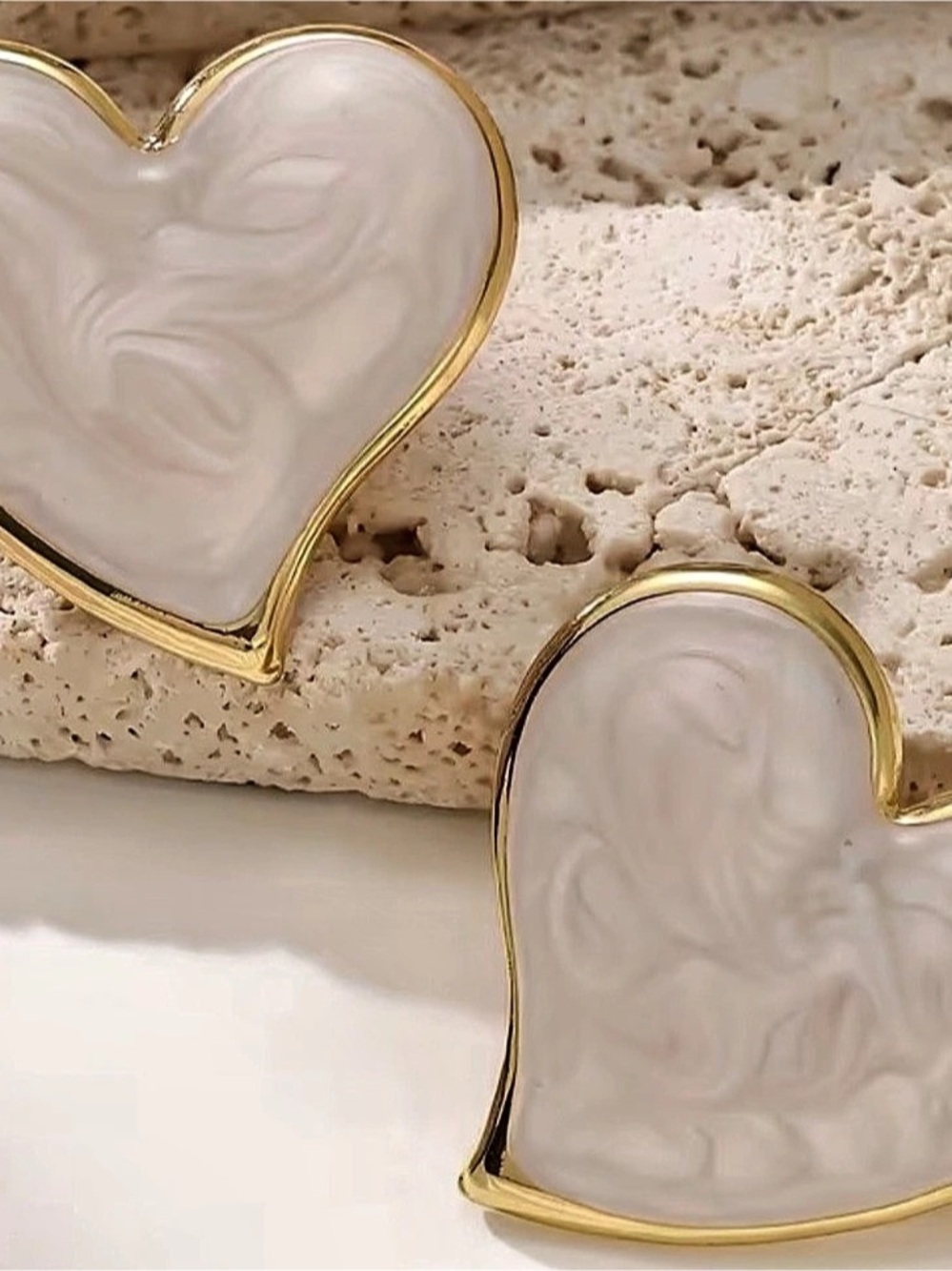 Heart-Shaped Earrings in White & Gold
